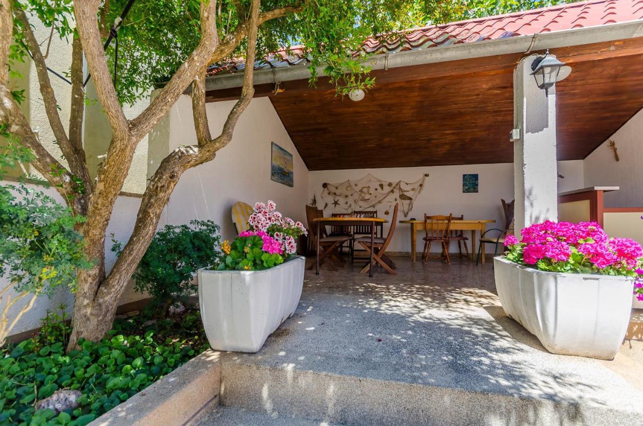 Apartments Zora Starigrad Paklenica Exterior foto